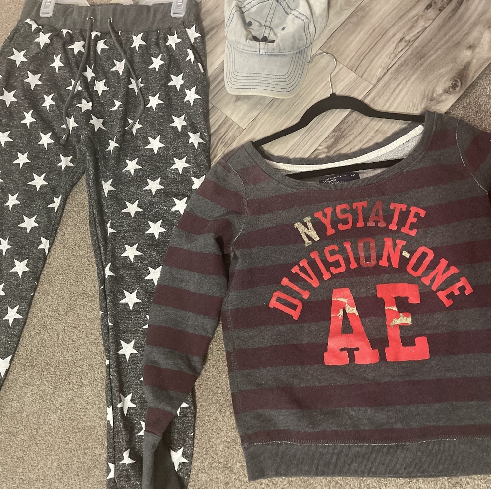 Sweatshirt and Sweat pants Outfit